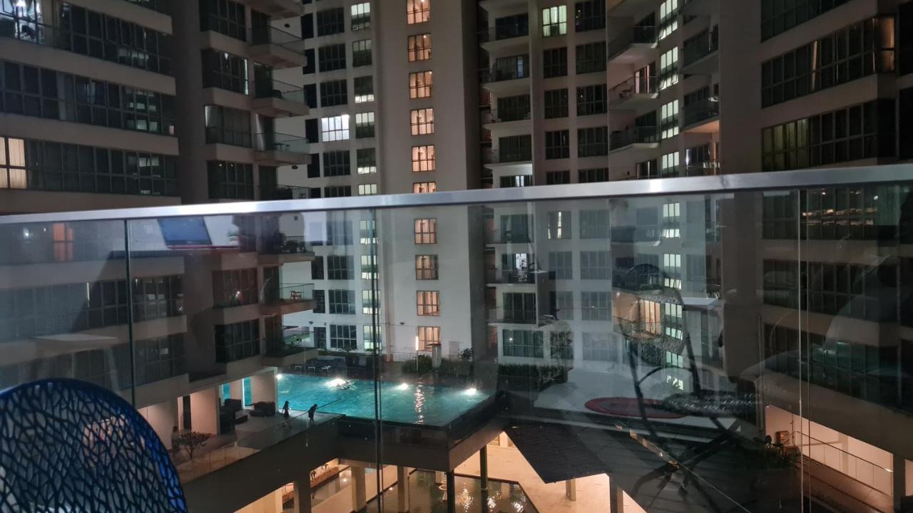 Hostel At Regalia Sky Pool Куала-Лумпур Екстер'єр фото