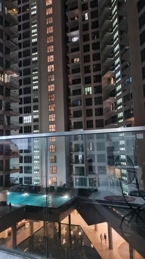Hostel At Regalia Sky Pool Куала-Лумпур Екстер'єр фото
