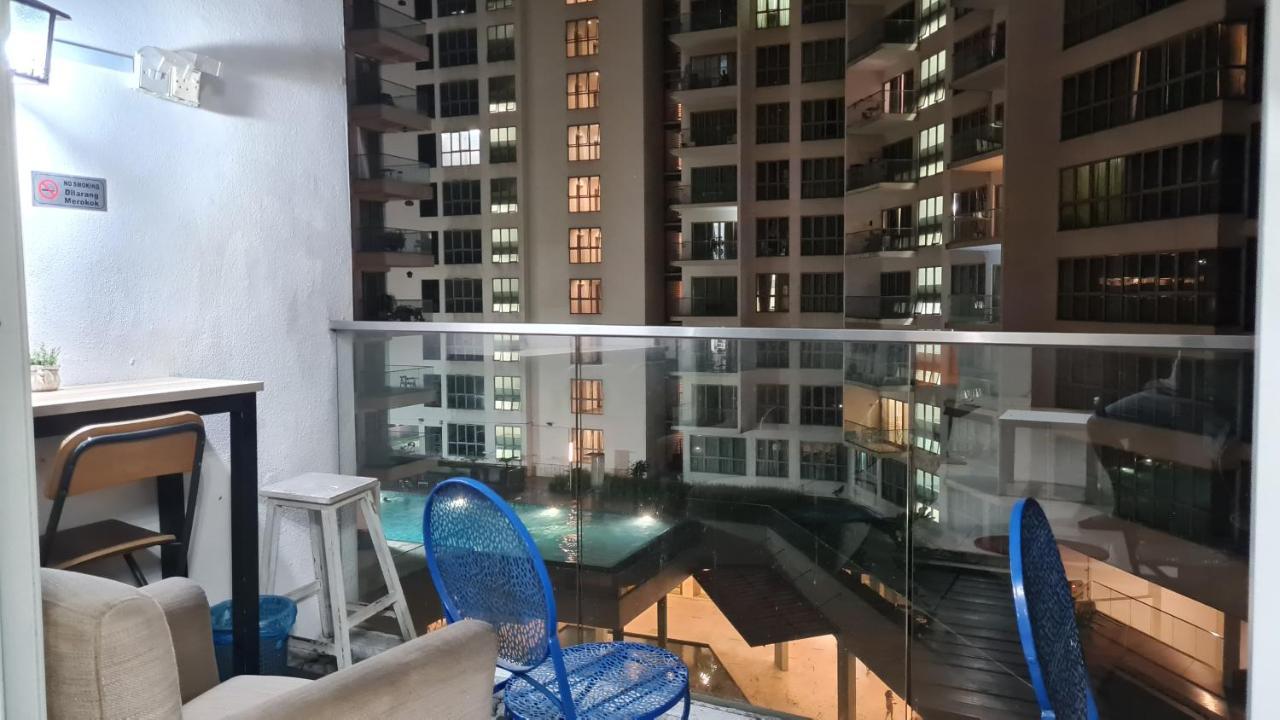 Hostel At Regalia Sky Pool Куала-Лумпур Екстер'єр фото