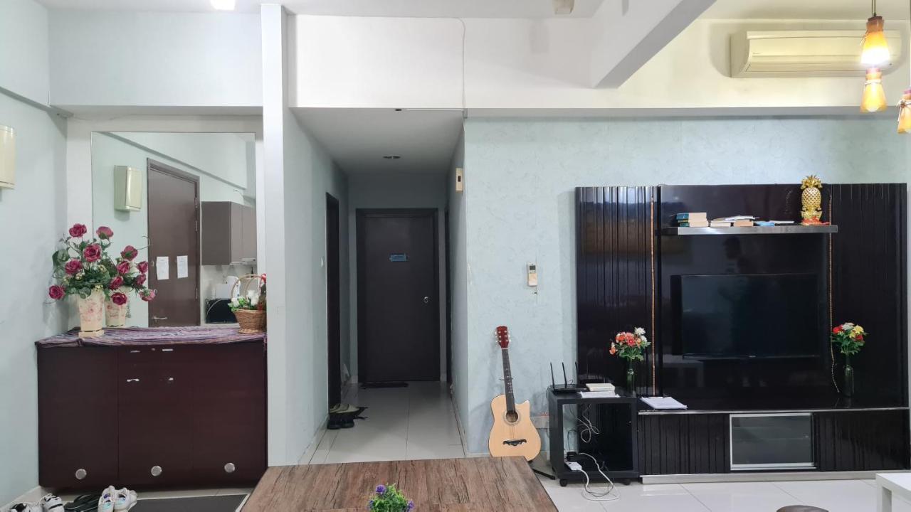 Hostel At Regalia Sky Pool Куала-Лумпур Екстер'єр фото